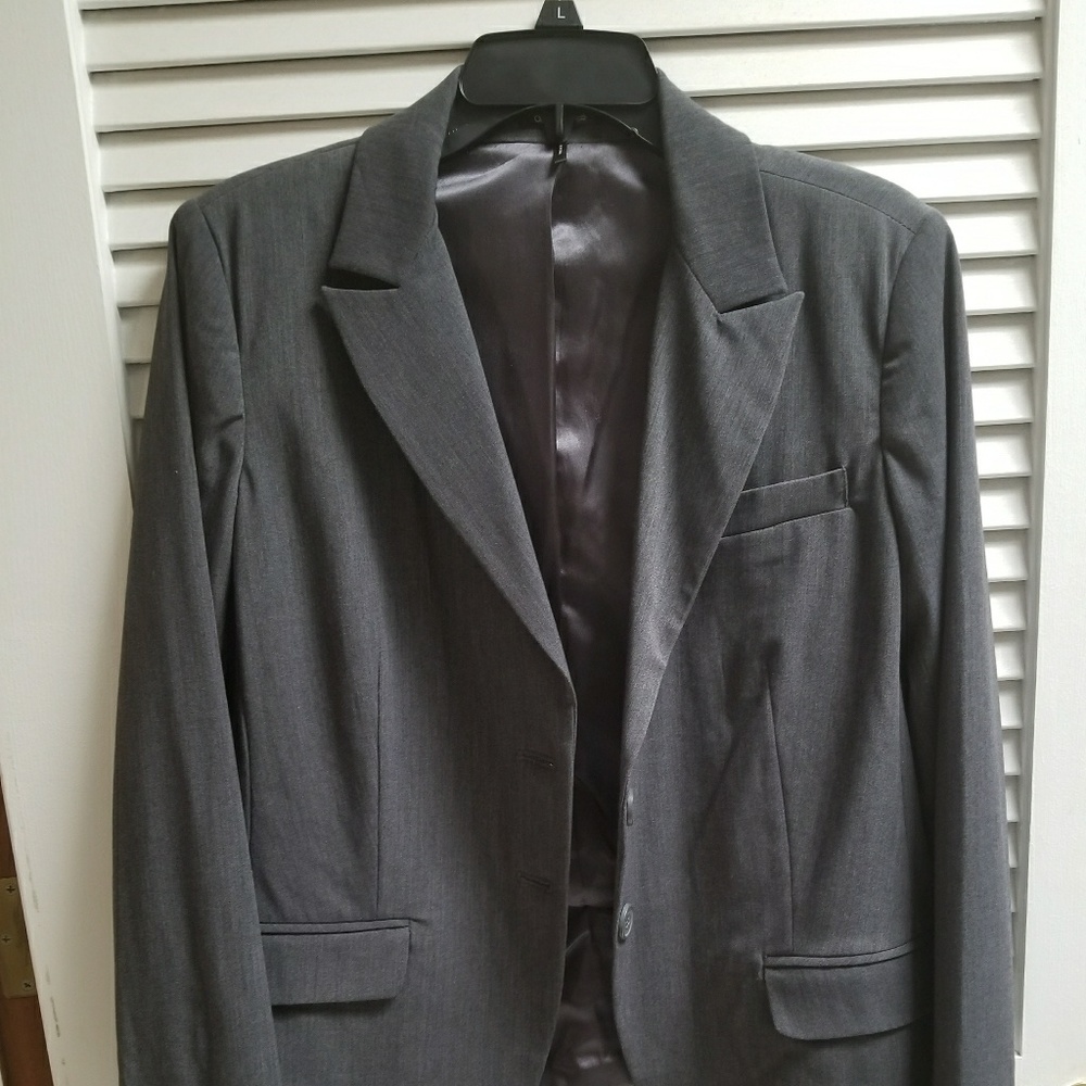 Like new Daisy Fuentes blazer size 12